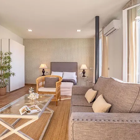 Genteel Recaredo Apartment *
