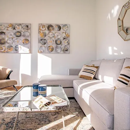 Genteel Recaredo Apartment *