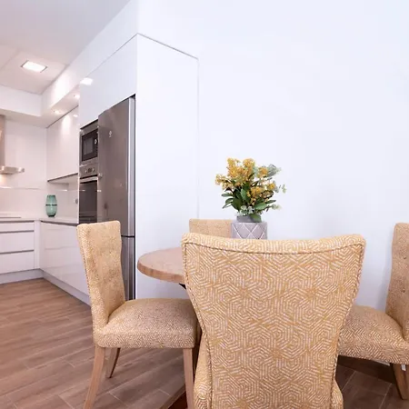 Genteel Recaredo Apartment *